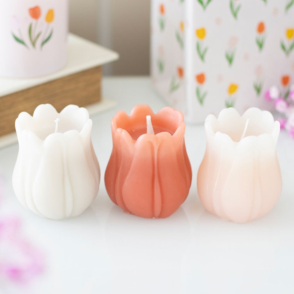 Set of 3 Tulip Shaped Candles Set of 3 Tulip Shaped Candles