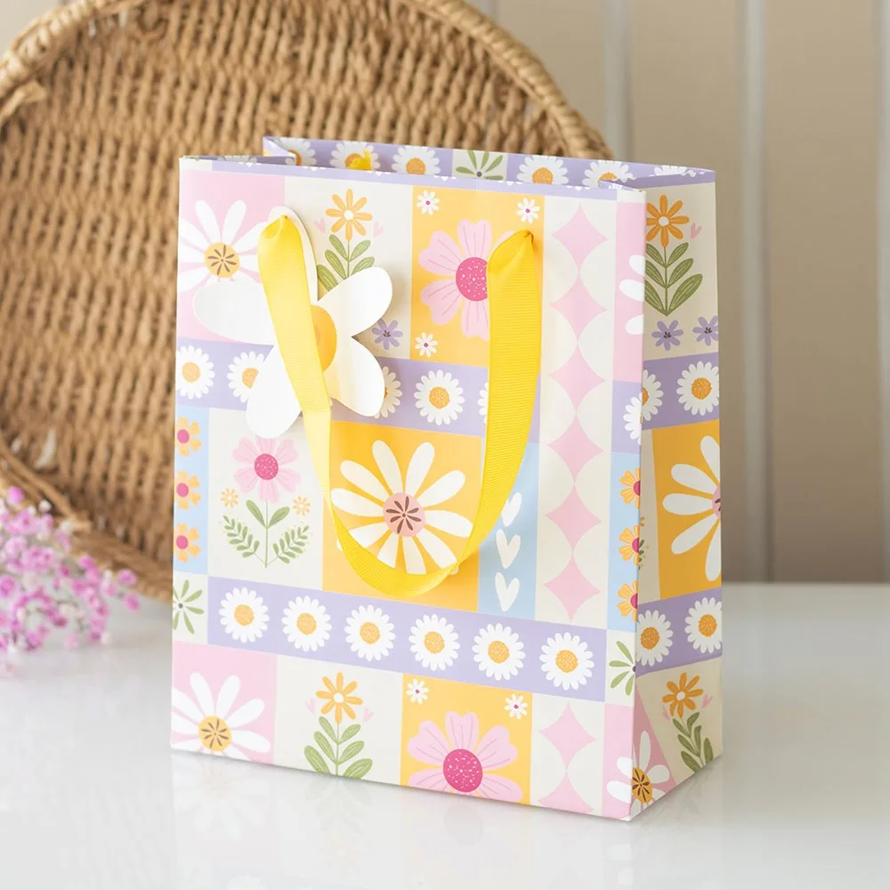 23cm Floral Patchwork Print Gift Bag 23cm Floral Patchwork Print Gift Bag