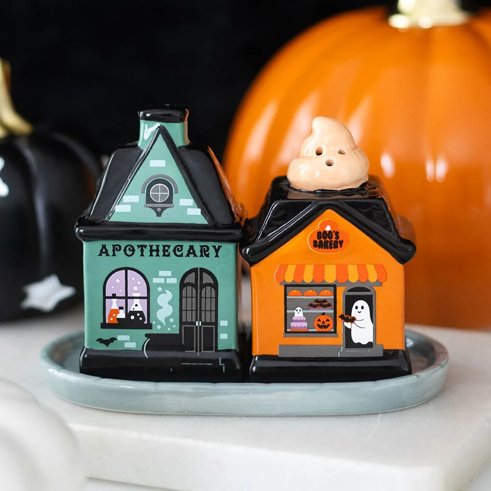 Spooky Street Salt and Pepper Shakers Spooky Street Salt and Pepper Shakers