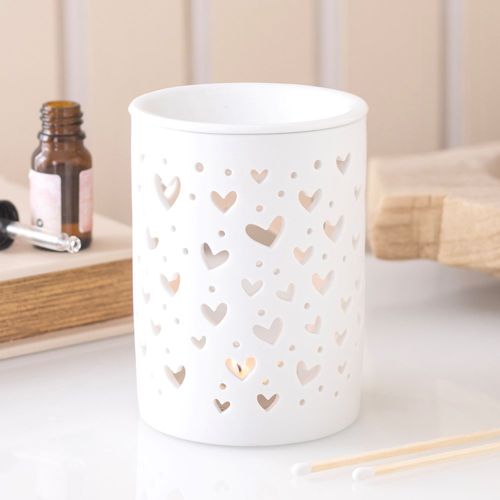 White Heart Cut Out Oil Burner and Wax Warmer White Heart Cut Out Oil Burner and Wax Warmer