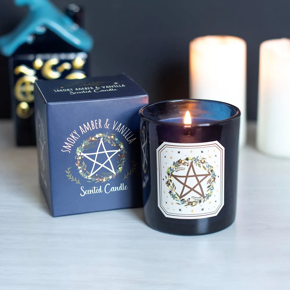 Solstice Wreath Smoky Amber & Vanilla Candle Solstice Wreath Smoky Amber & Vanilla Candle