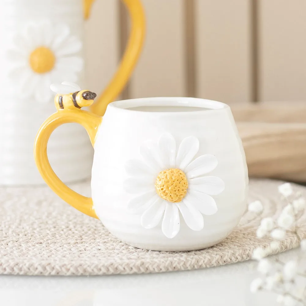 3D Daisy and Honey Bee Mug 3D Daisy and Honey Bee Mug
